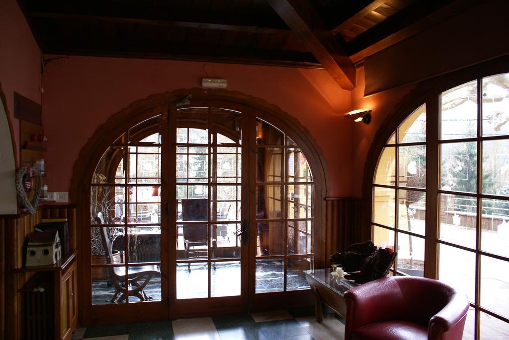 Hostal De La Gloria Віладрау Екстер'єр фото