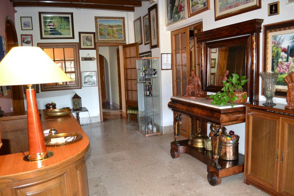 Hostal De La Gloria Віладрау Екстер'єр фото