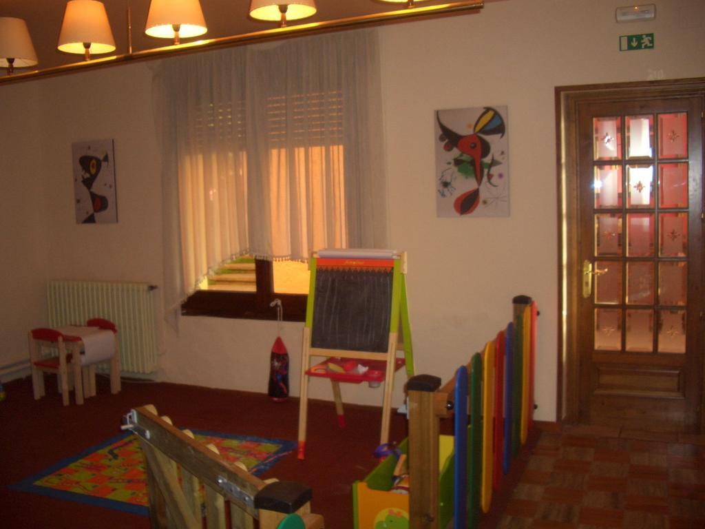 Hostal De La Gloria Віладрау Екстер'єр фото