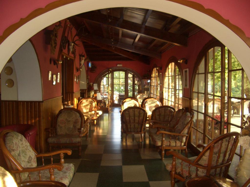 Hostal De La Gloria Віладрау Екстер'єр фото