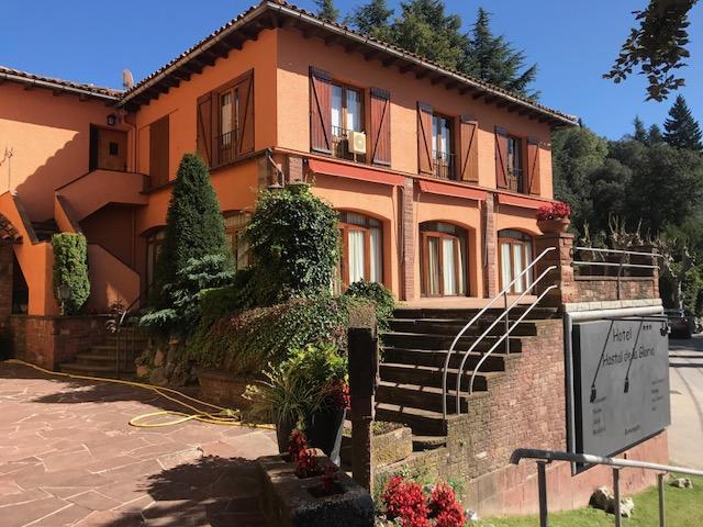 Hostal De La Gloria Віладрау Екстер'єр фото